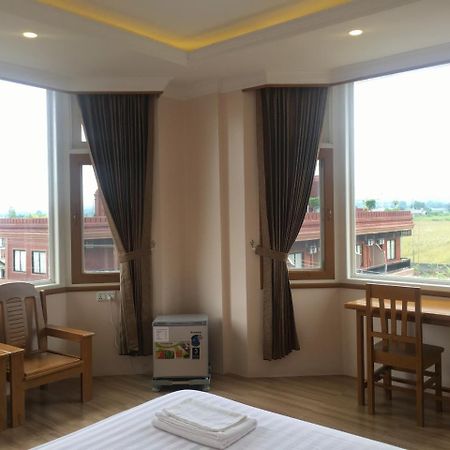 Five One Star Hotel Nyaung Shwe Exterior photo