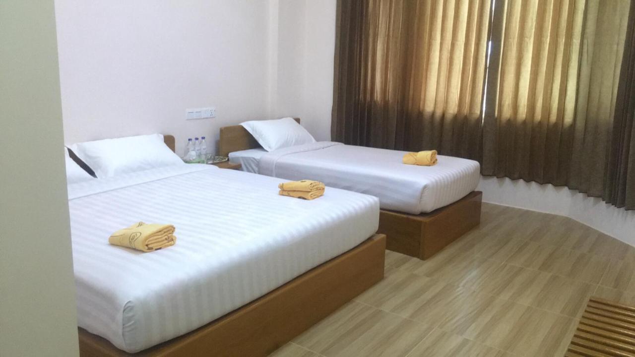 Five One Star Hotel Nyaung Shwe Exterior photo